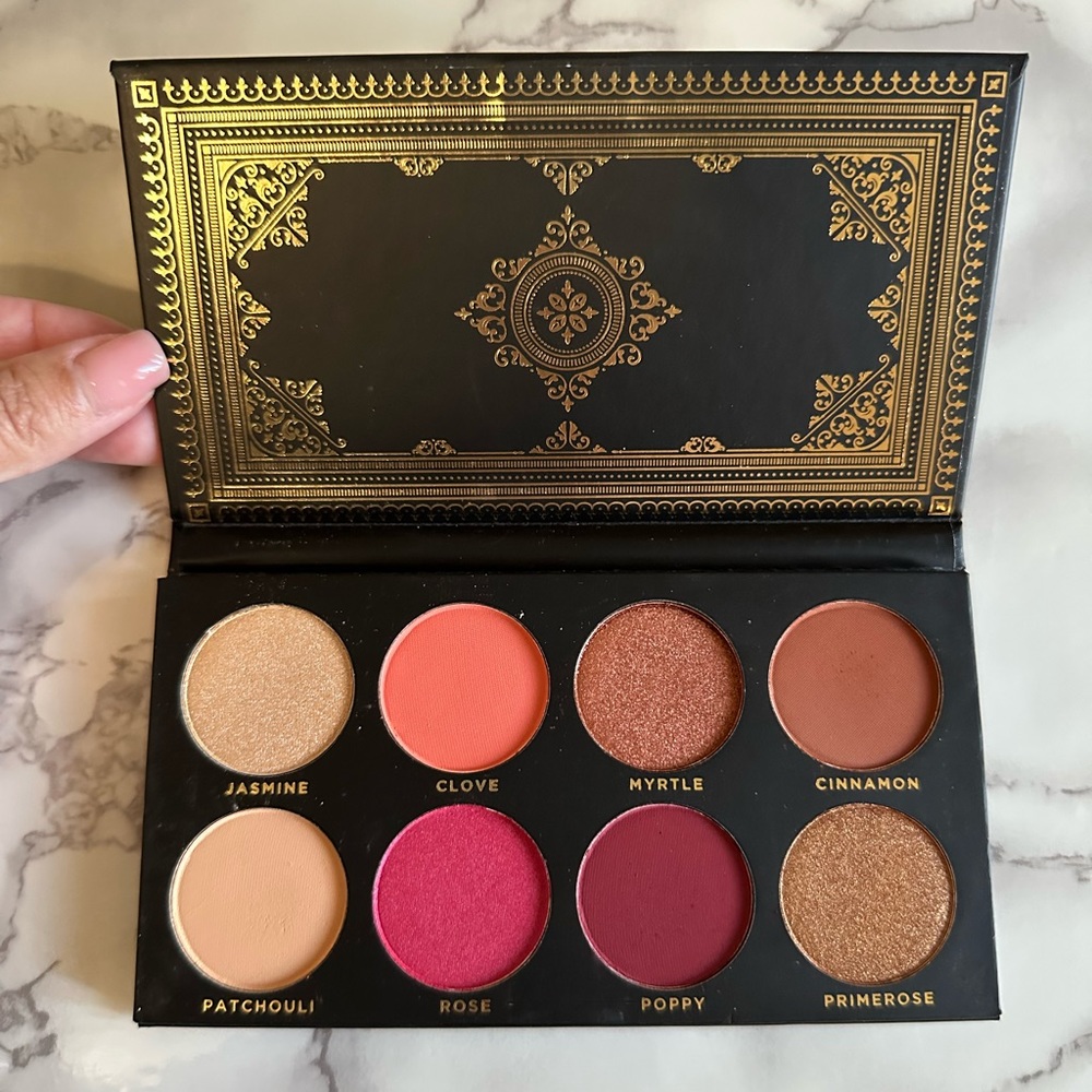 Ace Beaute Grandiose Eyeshadow Palette
